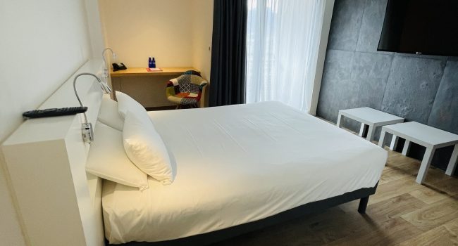 Lit3 chambre double hôtel Le Santiago Hendaye
